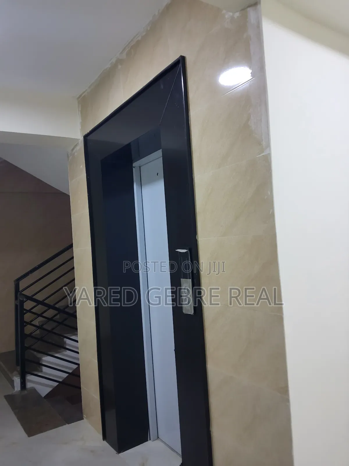 2bdrm Apartment in 📍22 ሾላ መናፈሻ አካባቢ
🔥 2, Bole for sale
