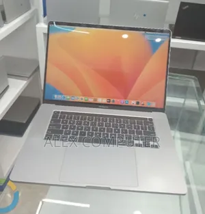 New Laptop Apple MacBook Pro 2019 16GB Intel Core I7 SSD 512GB