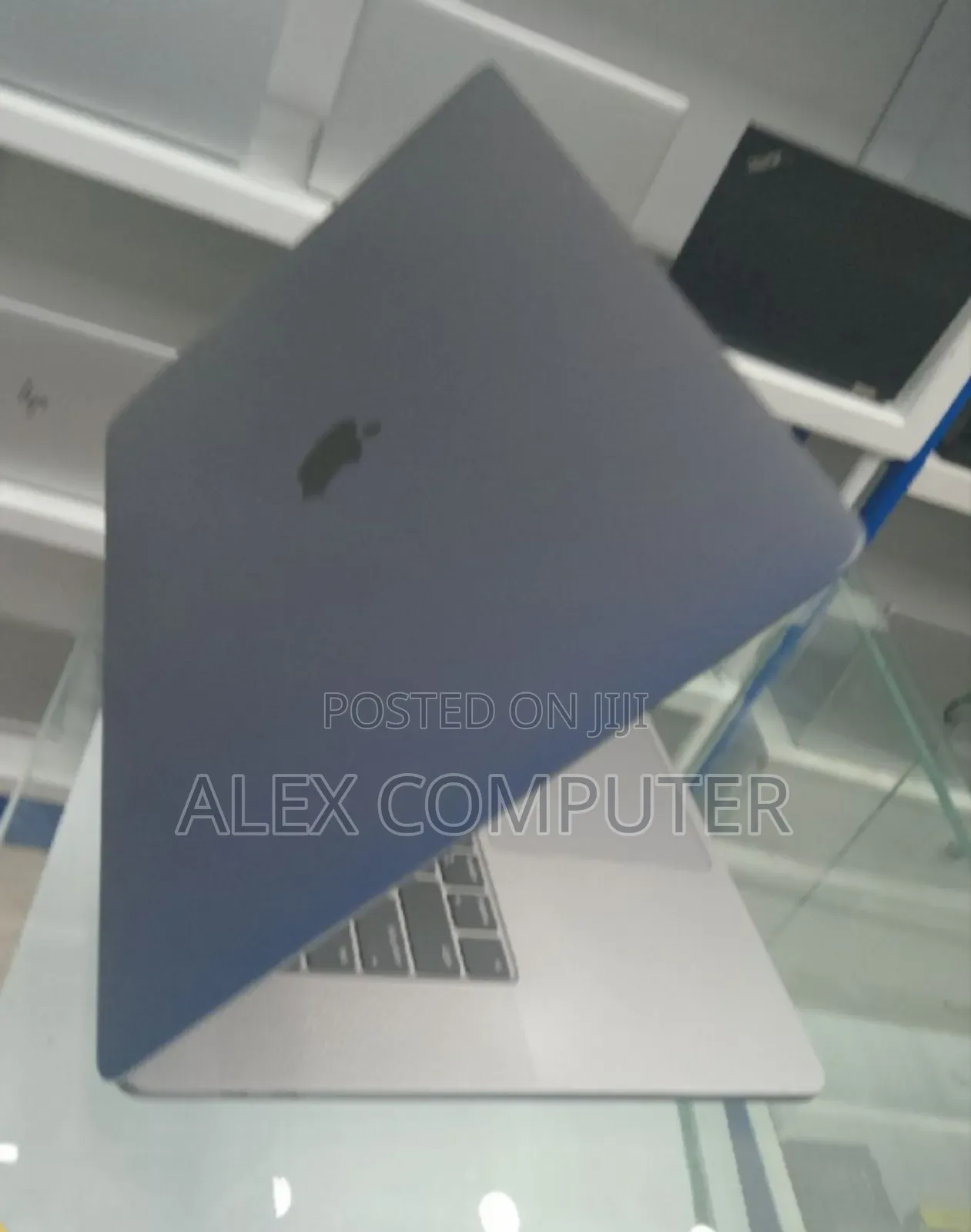 New Laptop Apple MacBook Pro 2019 16GB Intel Core I7 SSD 512GB