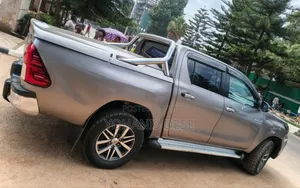 Toyota Hilux 2020 Gold