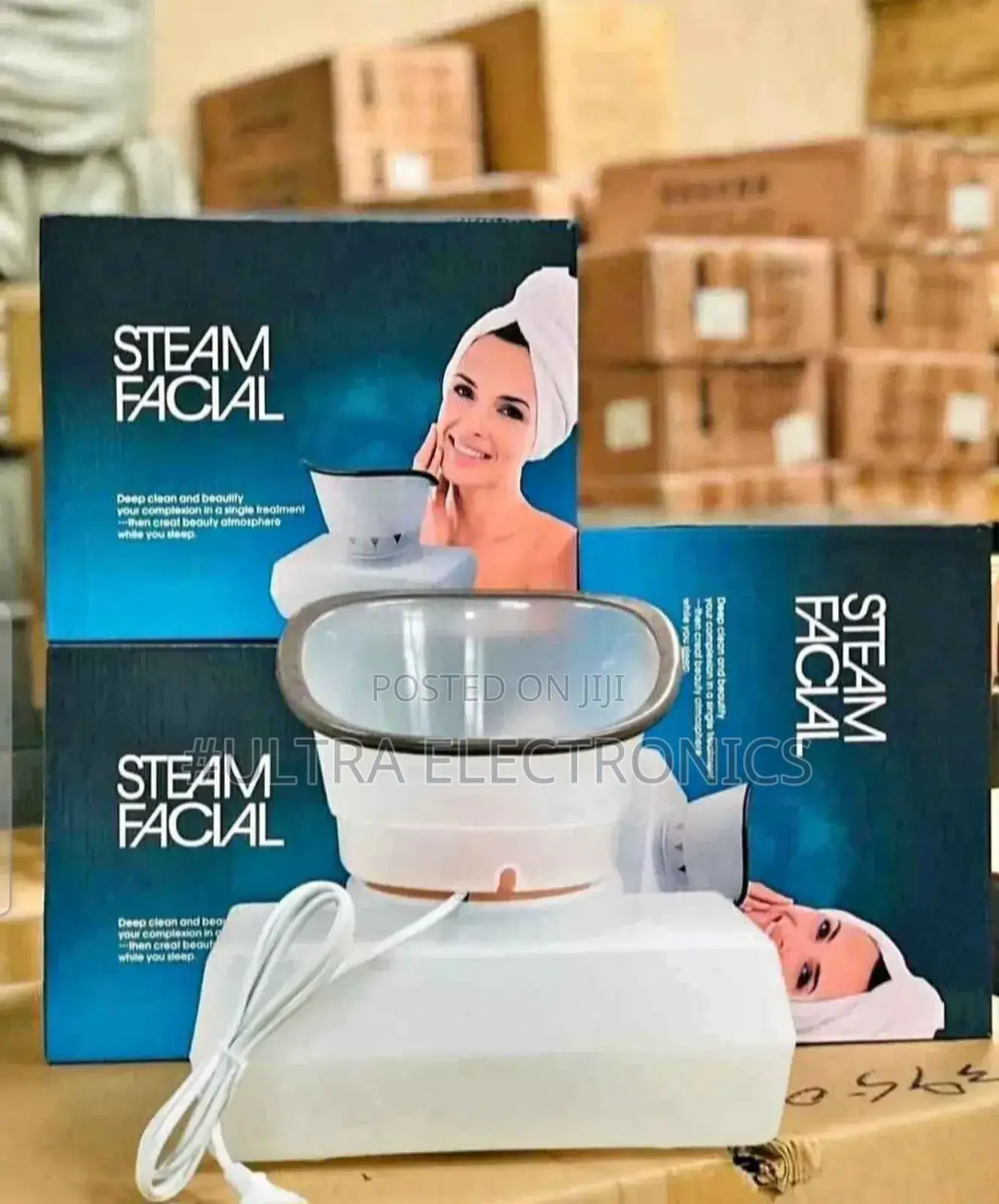 የፊት እስቲም Steam Helps Open Pores to Dislodge Dirt, Oil, and Impurities
