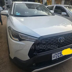 Toyota Corolla Cross Hybrid 2024 White