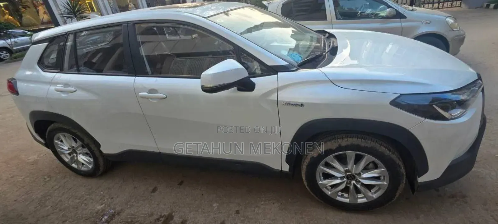 Toyota Corolla Cross Hybrid 2024 White