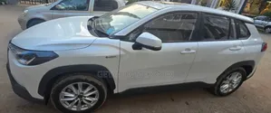 Toyota Corolla Cross Hybrid 2024 White