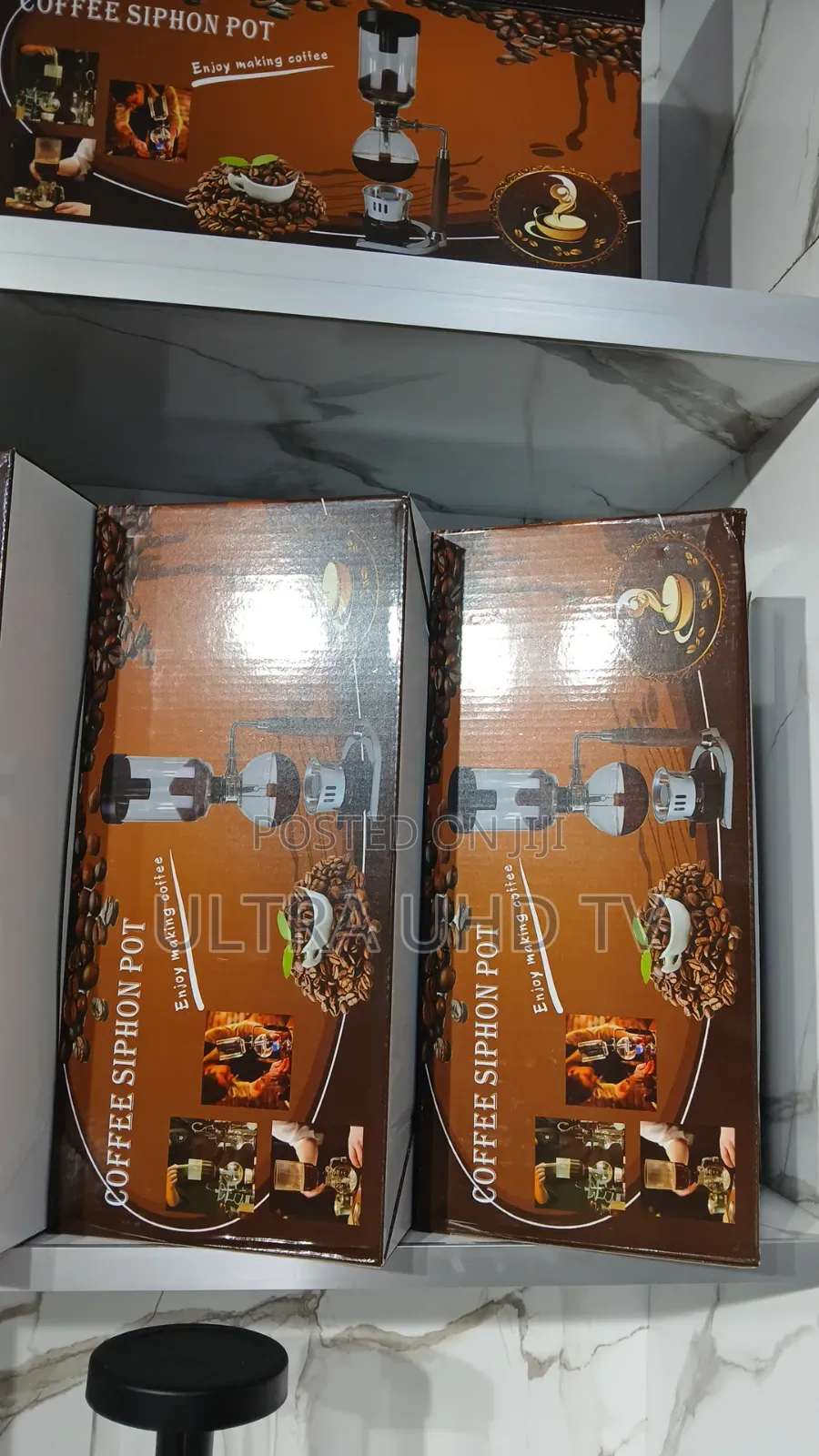 Siphon Coffee Maker Set, Also Known as a Vacuum Coffee Brewer.