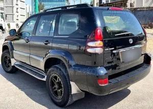 Toyota Land Cruiser 2005 Black