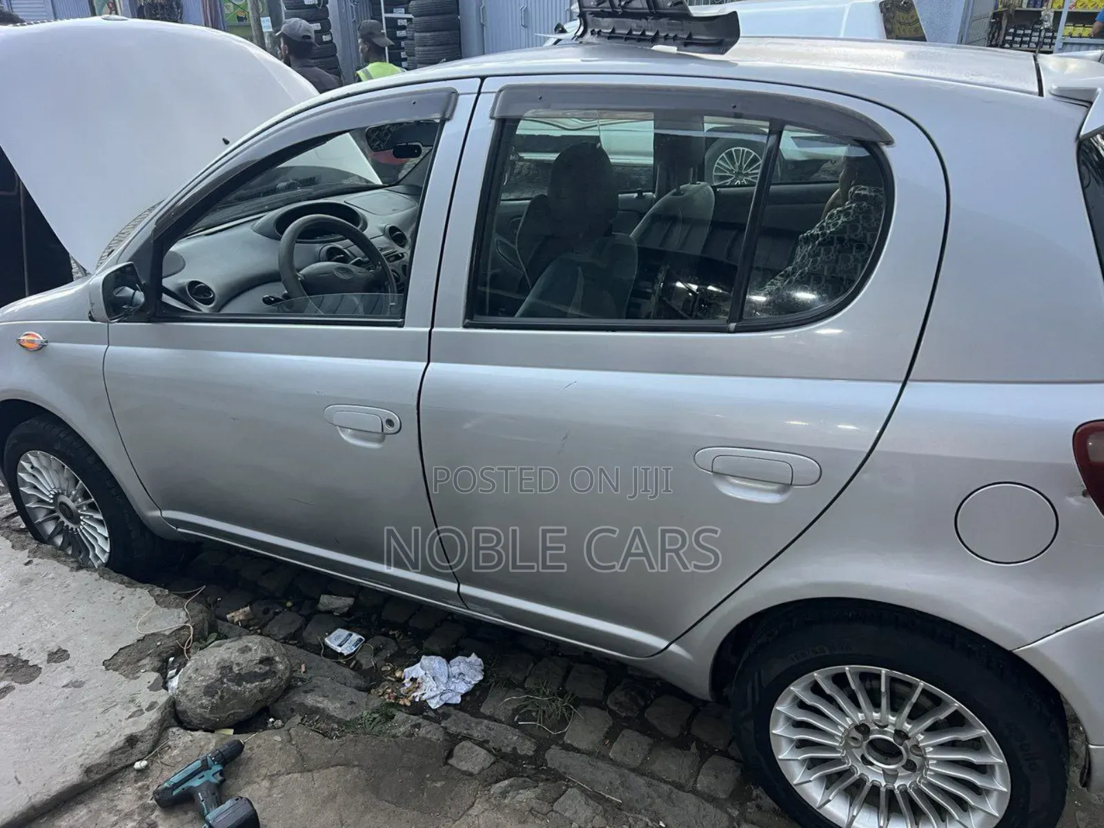 Toyota Vitz 2002 Silver