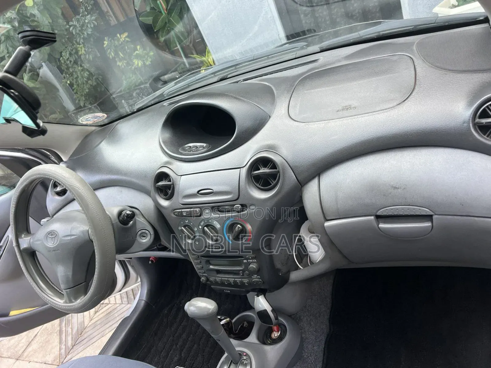 Toyota Vitz 2002 Silver