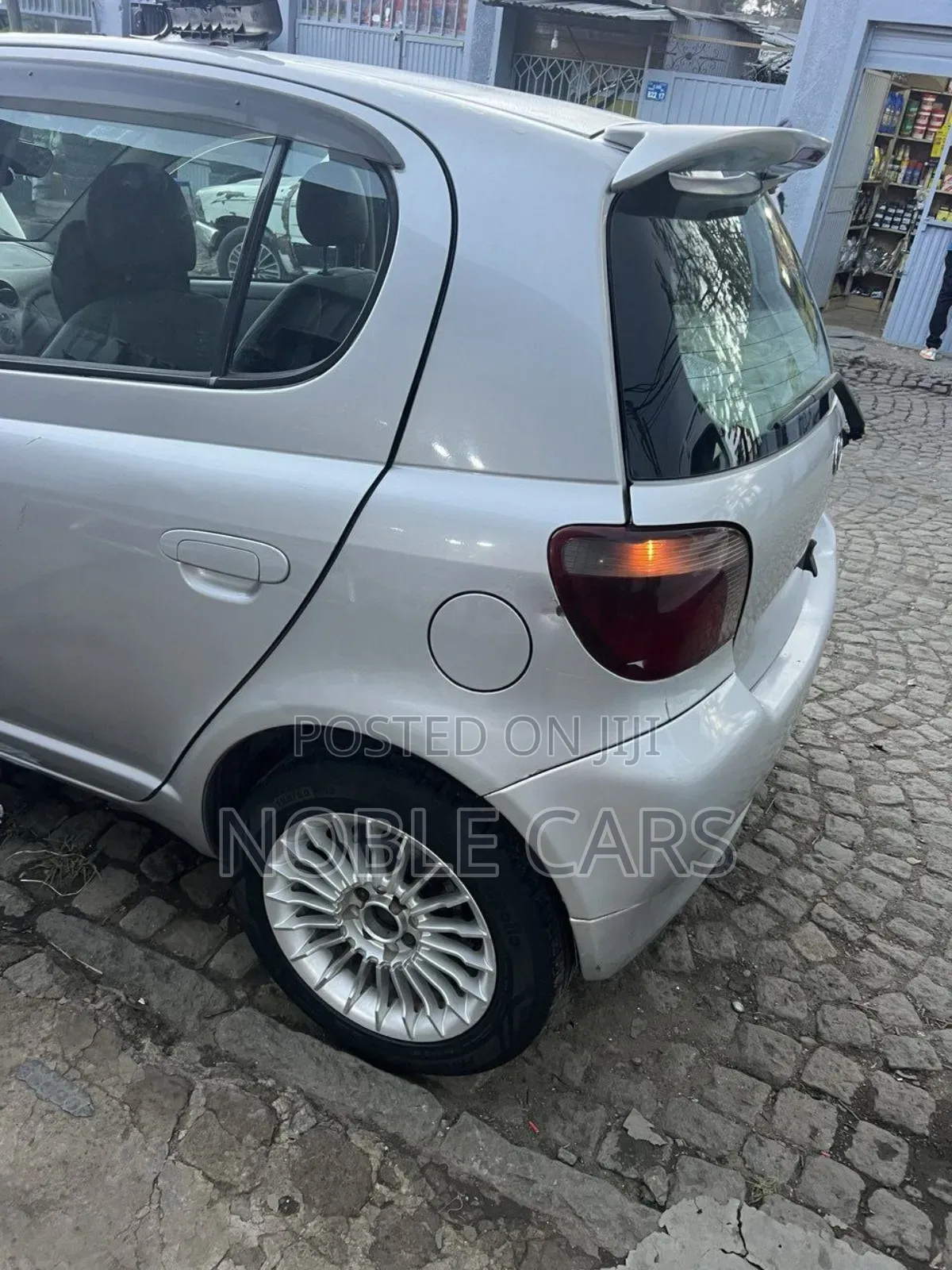 Toyota Vitz 2002 Silver