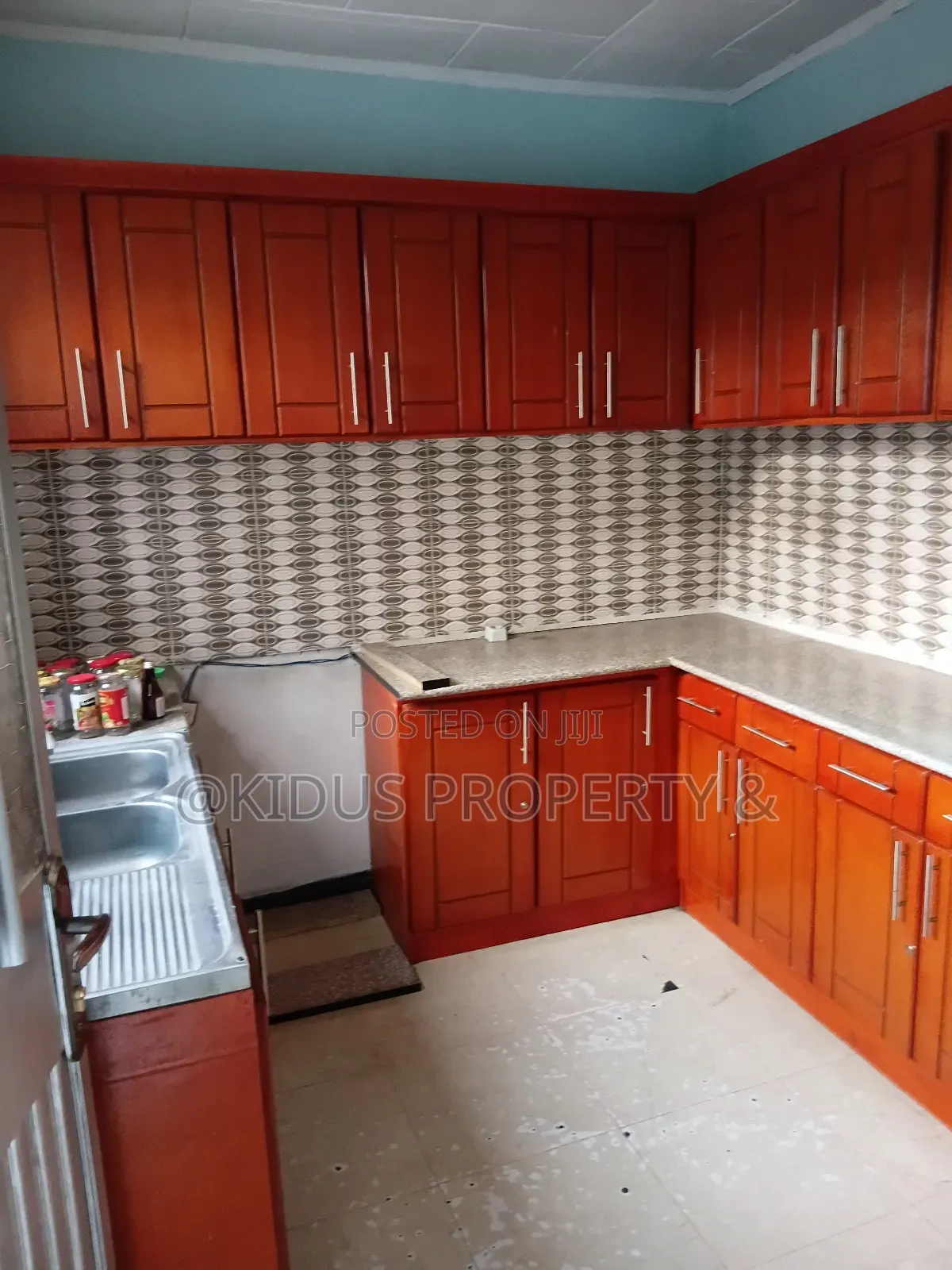 4bdrm House in Nasswe Real State, Nifas Silk-Lafto for rent