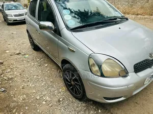 Toyota Vitz 2004 Silver