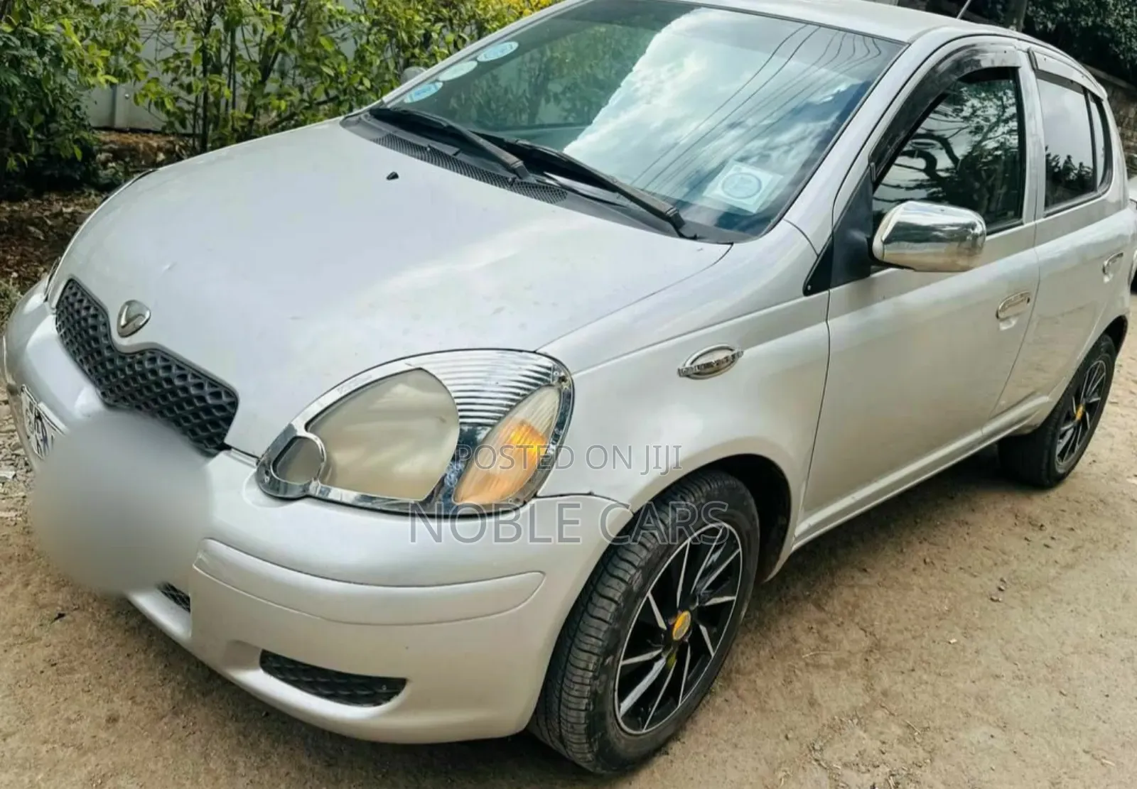 Toyota Vitz 2004 Silver