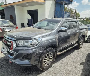 Toyota Hilux Revo Double Cab Deisel 2.8 AWD 2022 Silver
