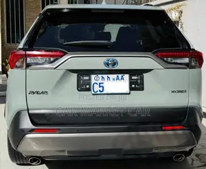 Toyota RAV4 Limited AWD 2023 Green