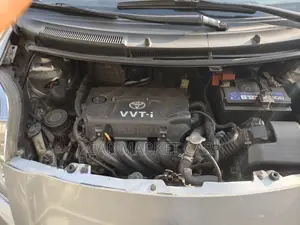 Toyota Yaris Base Hatchback 3dr 2010 Gray