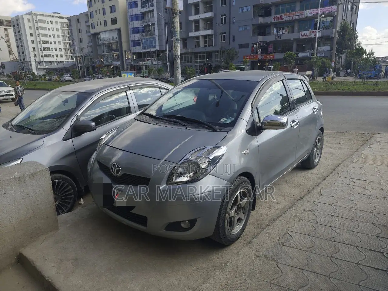Toyota Yaris Base Hatchback 3dr 2010 Gray