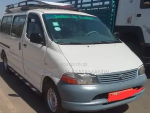 Toyota HiAce 2003 White