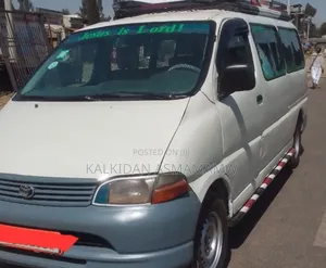 Toyota HiAce 2003 White