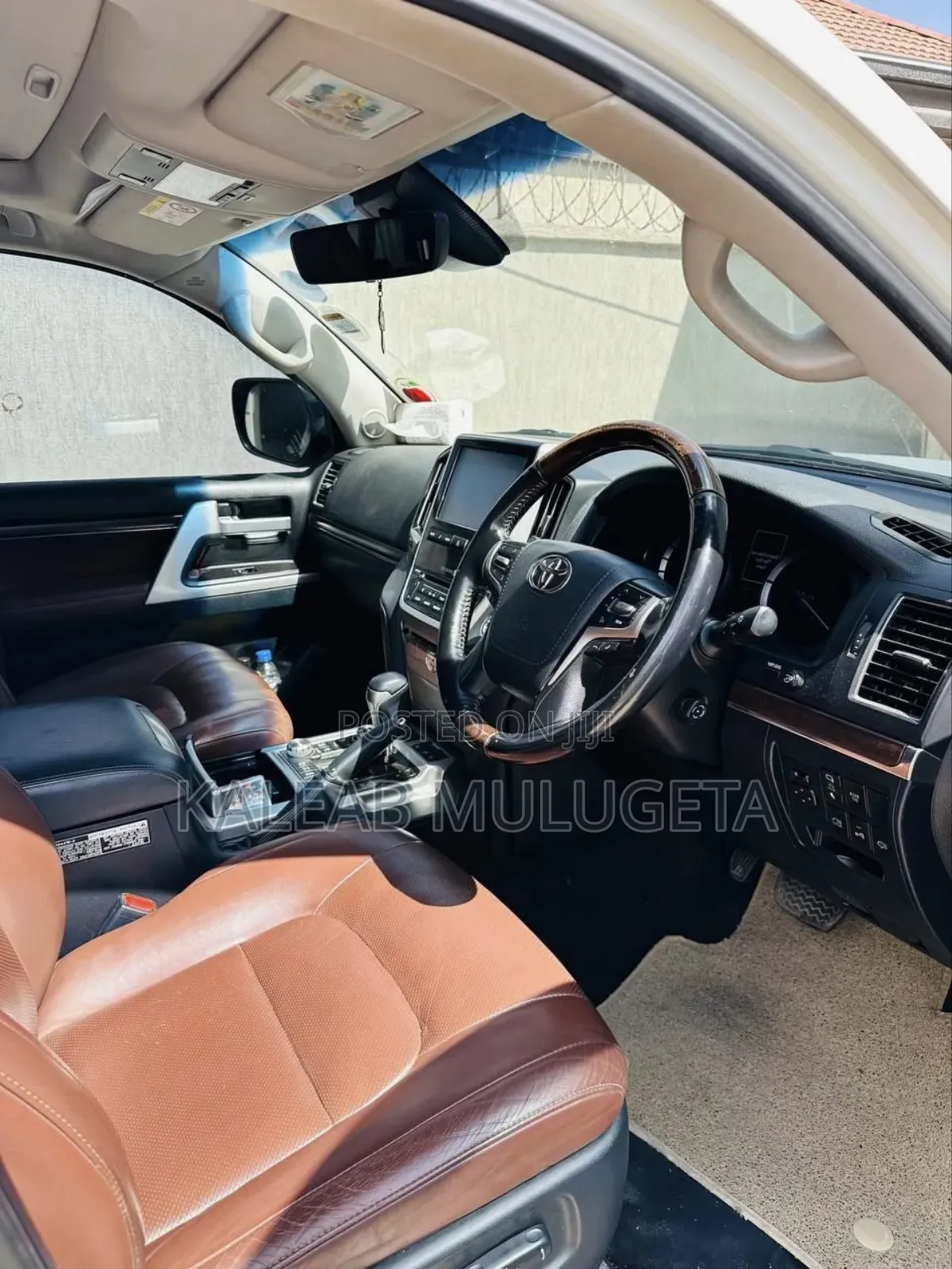 Toyota Land Cruiser 5.7 V8 VXR 2020 White