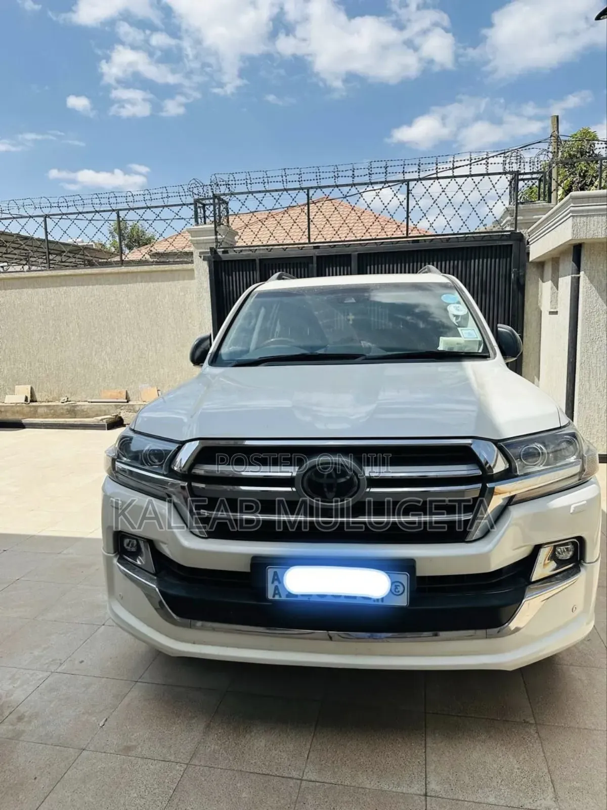 Toyota Land Cruiser 5.7 V8 VXR 2020 White