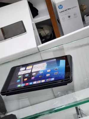 New Apple iPad 9.7 64 GB Silver