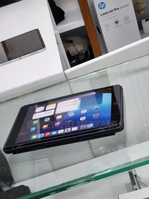 New Apple iPad 9.7 64 GB Silver