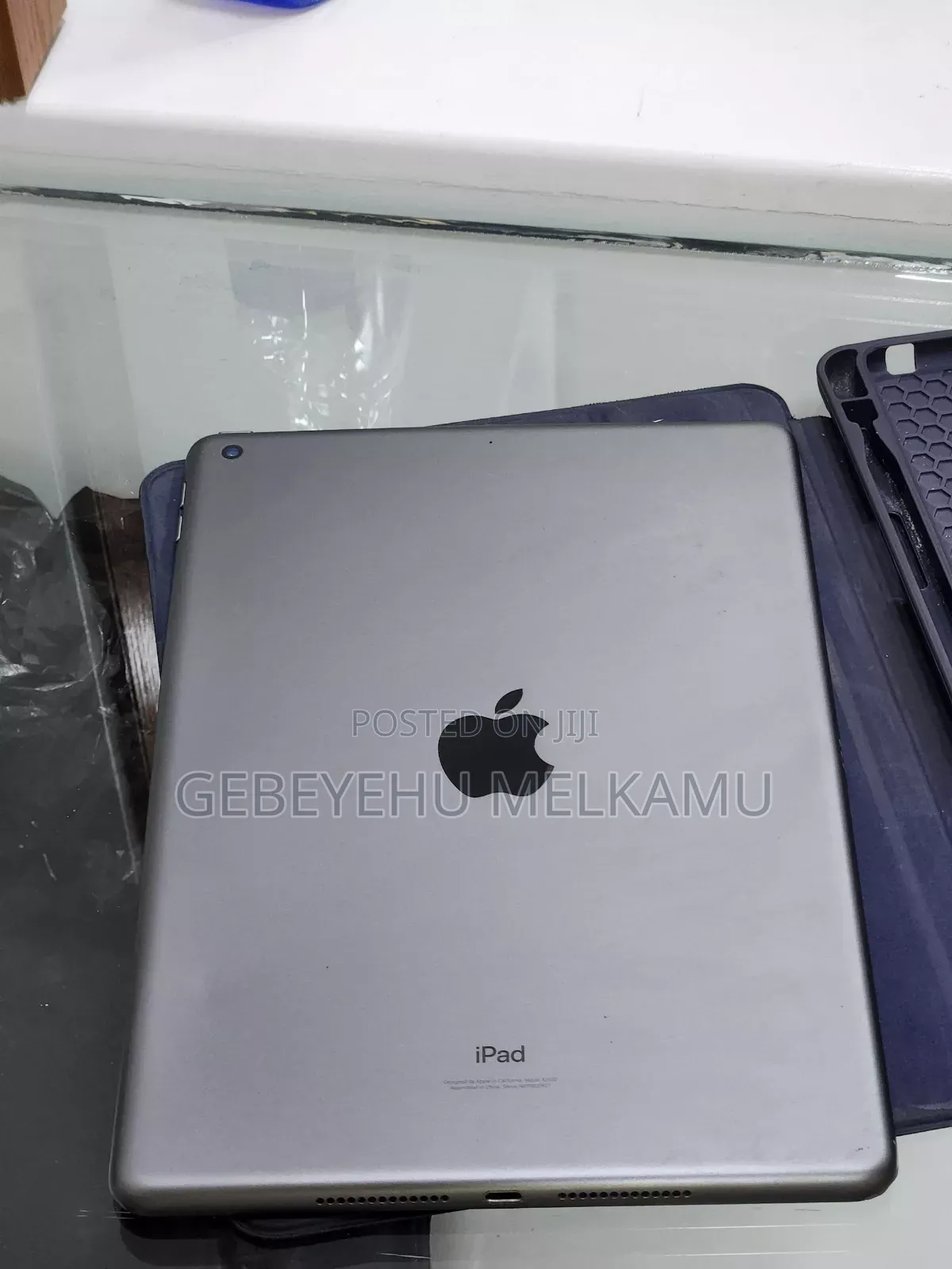 New Apple iPad 9.7 64 GB Silver