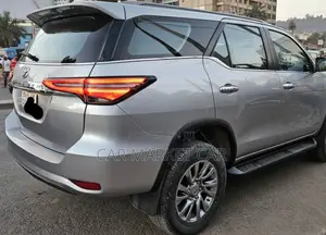 Toyota Fortuner 2.4 D AWD 2023 Silver