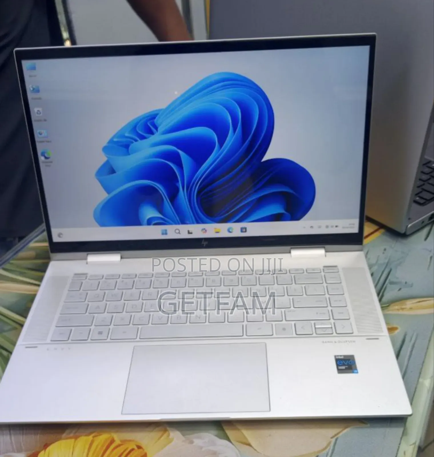 New Laptop HP Envy X360 8GB Intel Core I7 SSD 512GB