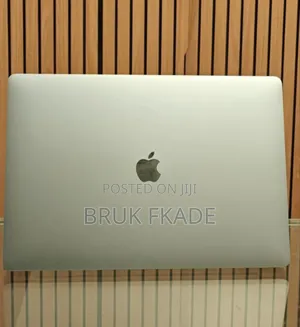 New Laptop Apple MacBook Pro 2019 16GB Intel Core I7 SSD 512GB