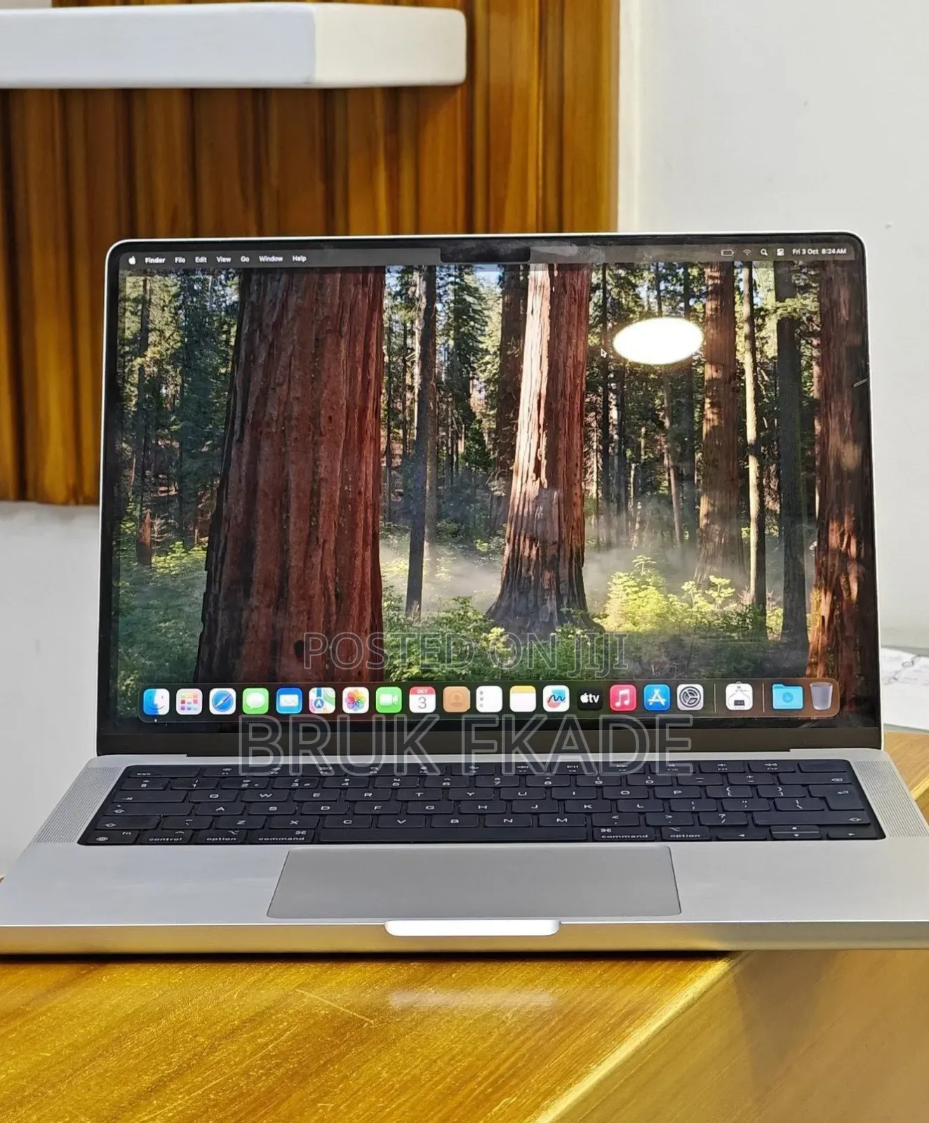 New Laptop Apple MacBook Pro M1 32GB Apple M1 Pro SSD 1T