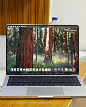 New Laptop Apple MacBook Pro M1 32GB Apple M1 Pro SSD 1T