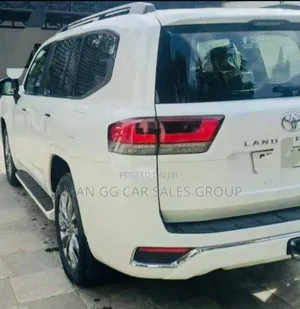 Toyota Land Cruiser 2023 White