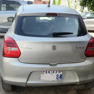 Suzuki Swift 2021 Silver