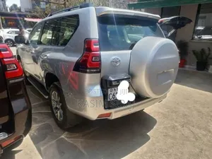 Toyota Land Cruiser Prado 2.8 2019 Silver