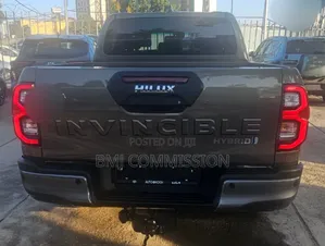 New Toyota Hilux 2025 Green