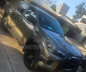 New Toyota Hilux 2025 Green