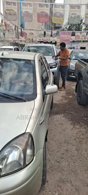 Toyota Vitz 1.0 FWD 5dr 2002 Gold