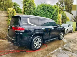 Toyota Land Cruiser 2022 Black