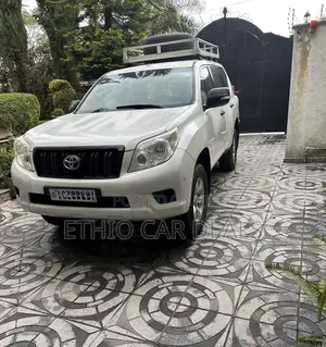 Toyota Land Cruiser Prado 2012 White
