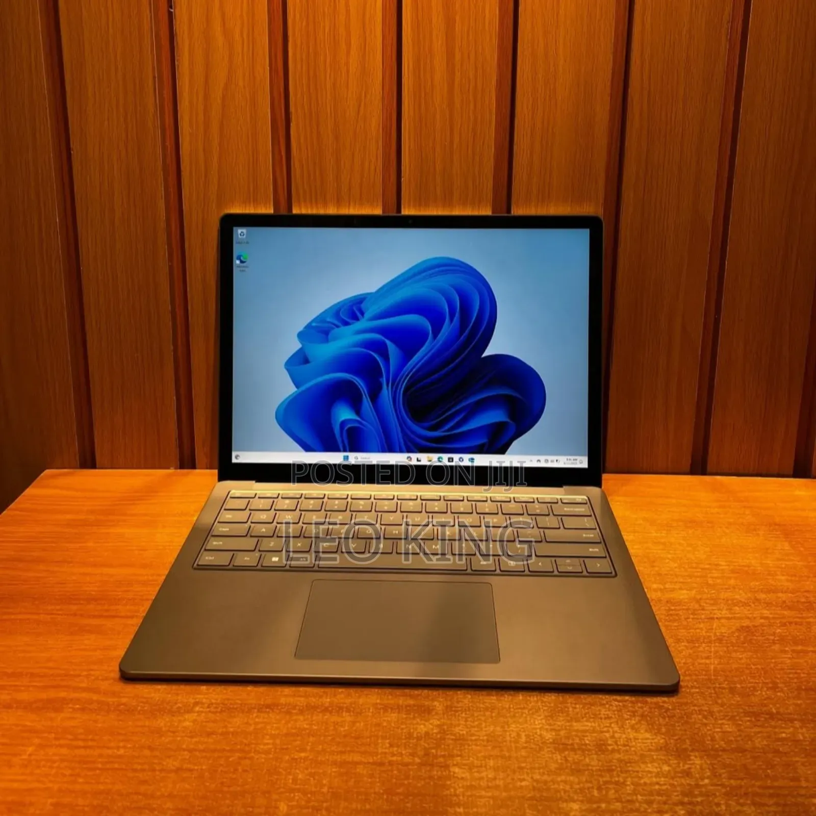 New Laptop Microsoft Surface 8GB Intel Core I5 SSD 512GB