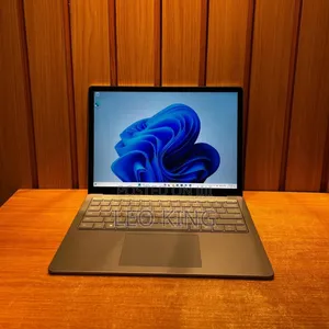 New Laptop Microsoft Surface 8GB Intel Core I5 SSD 512GB