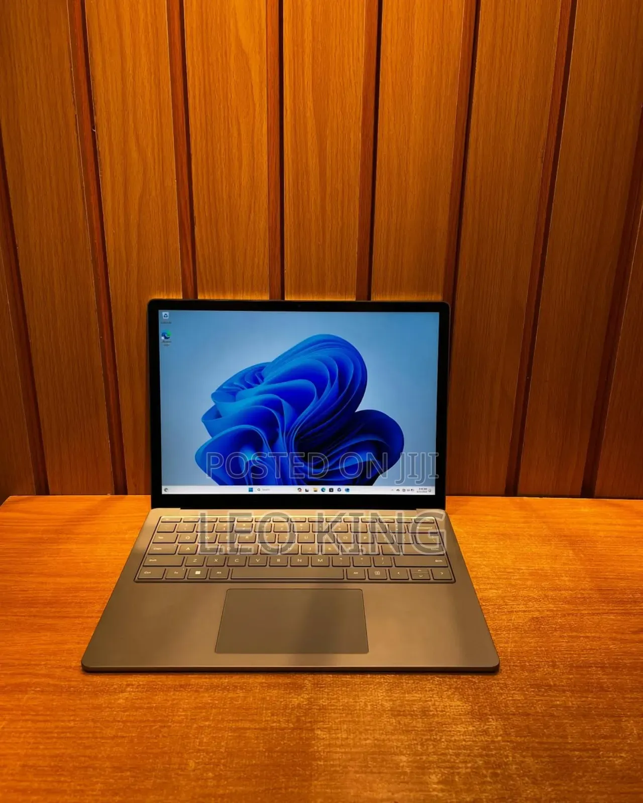 New Laptop Microsoft Surface 8GB Intel Core I5 SSD 512GB