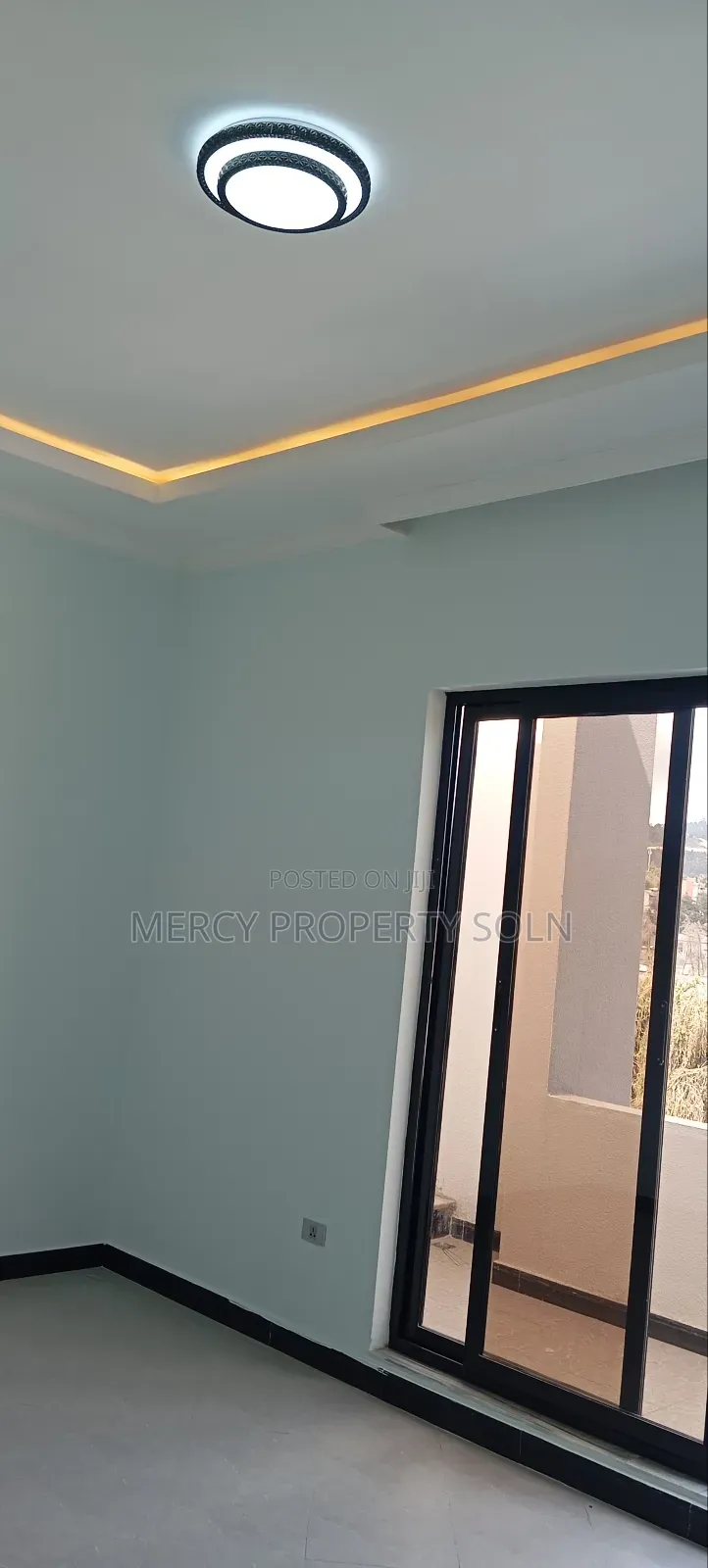 Furnished 8bdrm House in Bole for sale