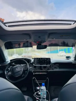 Peugeot 2008 2022 Orange