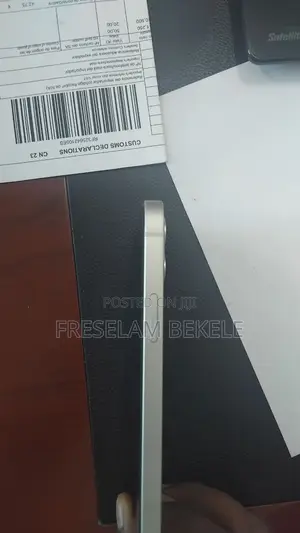 New Apple iPhone 12 64 GB White