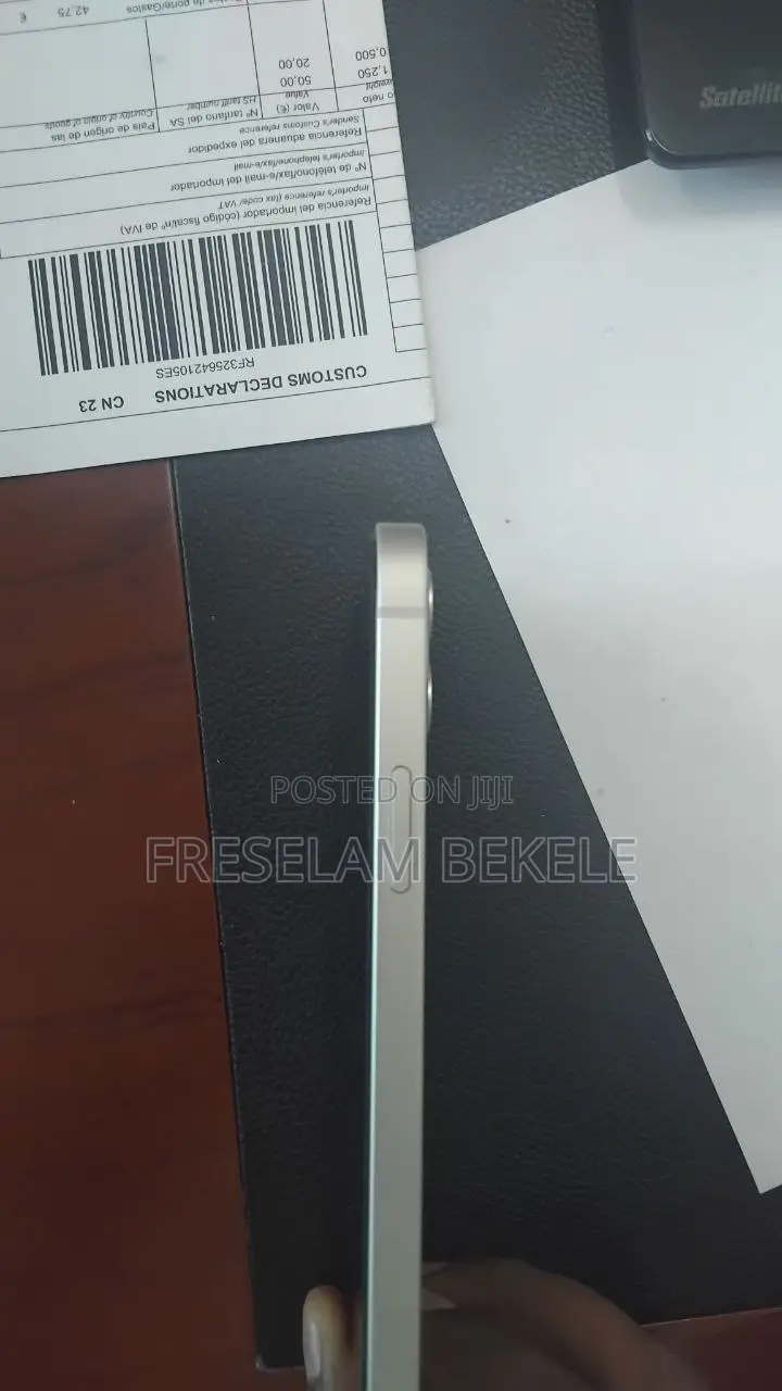 New Apple iPhone 12 64 GB White