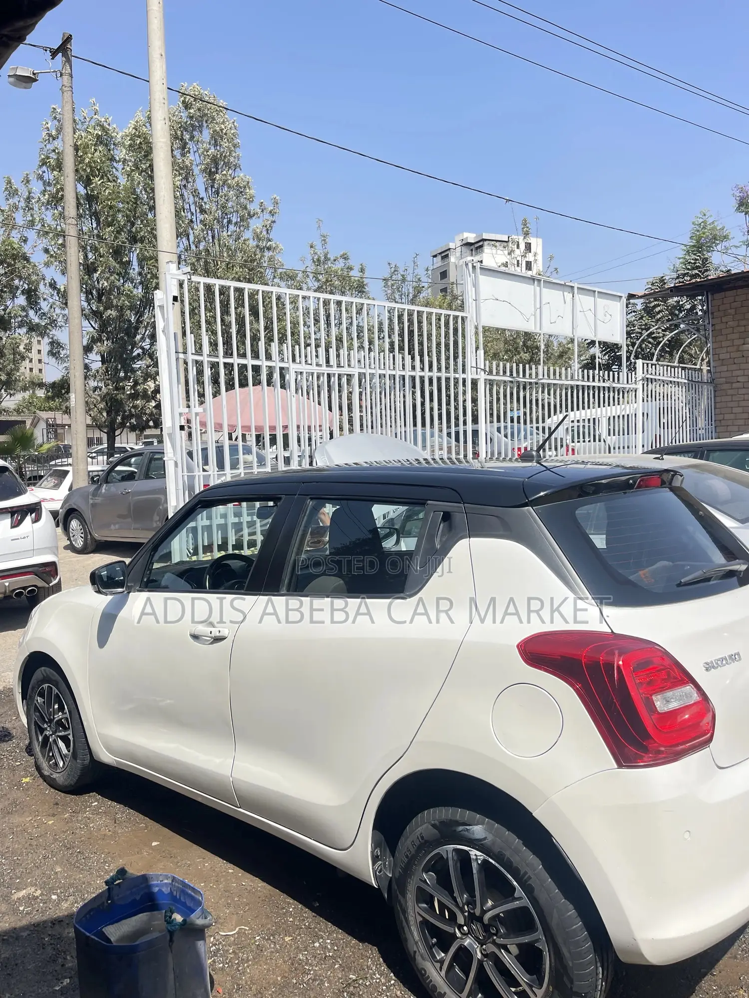 Suzuki Swift 2022 White