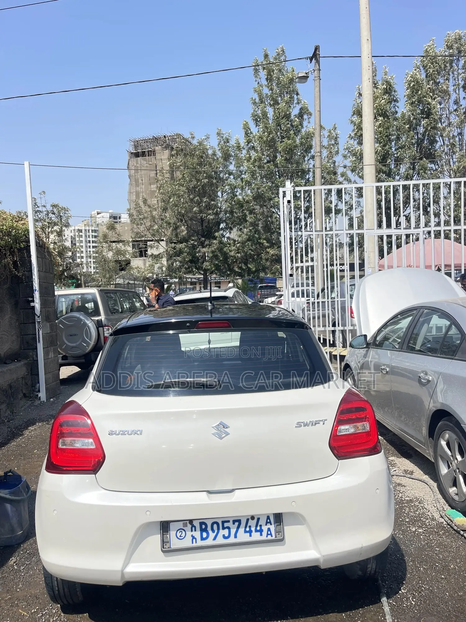 Suzuki Swift 2022 White