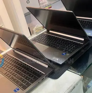 New Laptop HP ZBook Firefly G8 16GB Intel Core I7 SSD 512GB